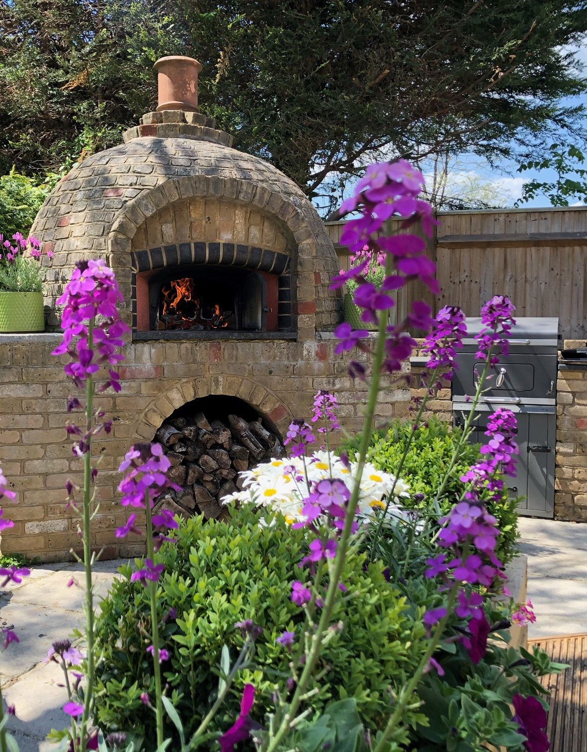 outdoor kitchen and oven